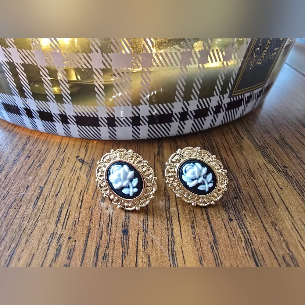 Vintage-Inspired Gold and Black Cameo Earrings Victorian NWOT